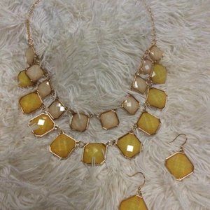 STATEMENT NECKLACE SET